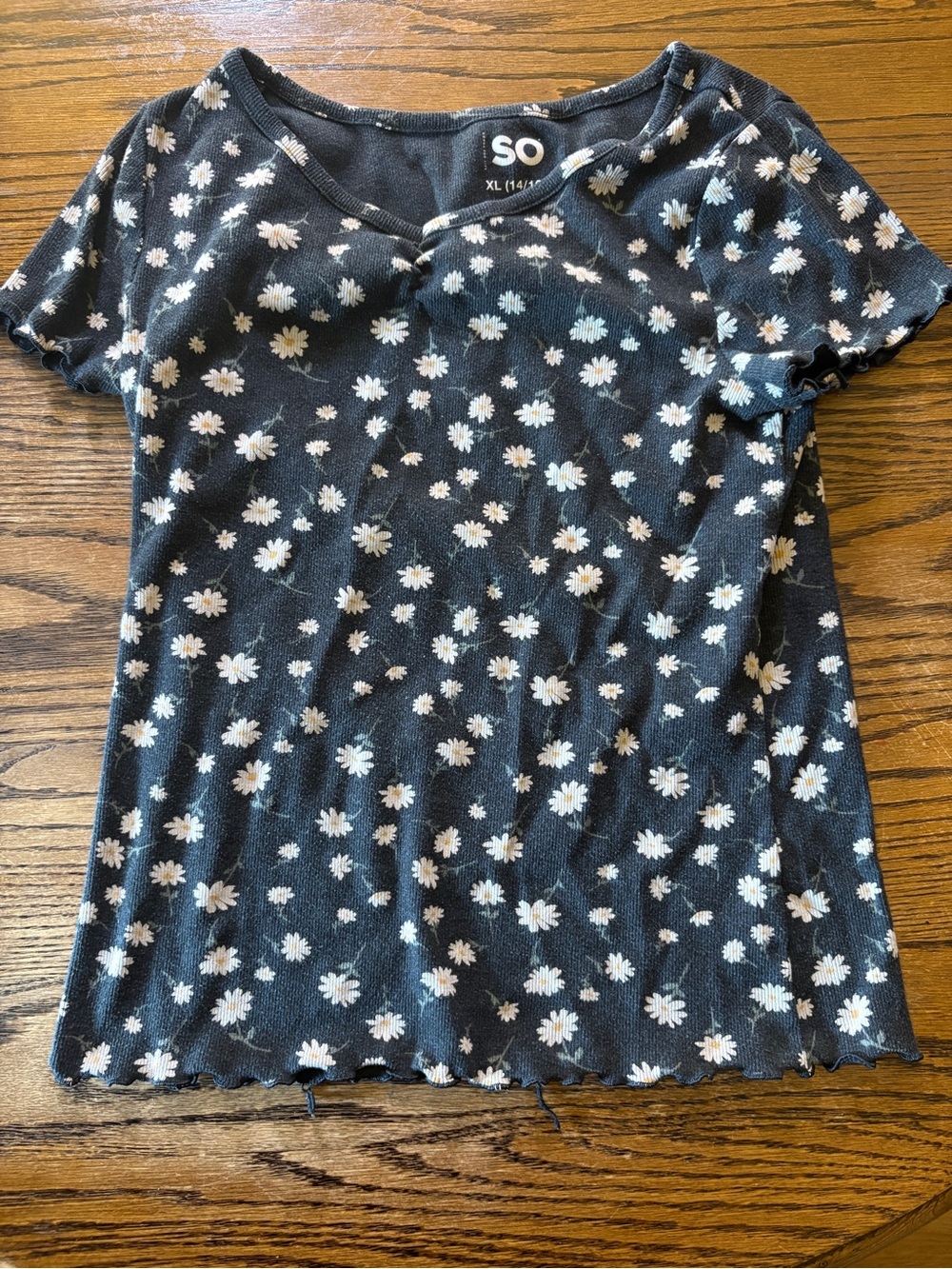 SO Black Short Sleeve Tee with White Daisy Print